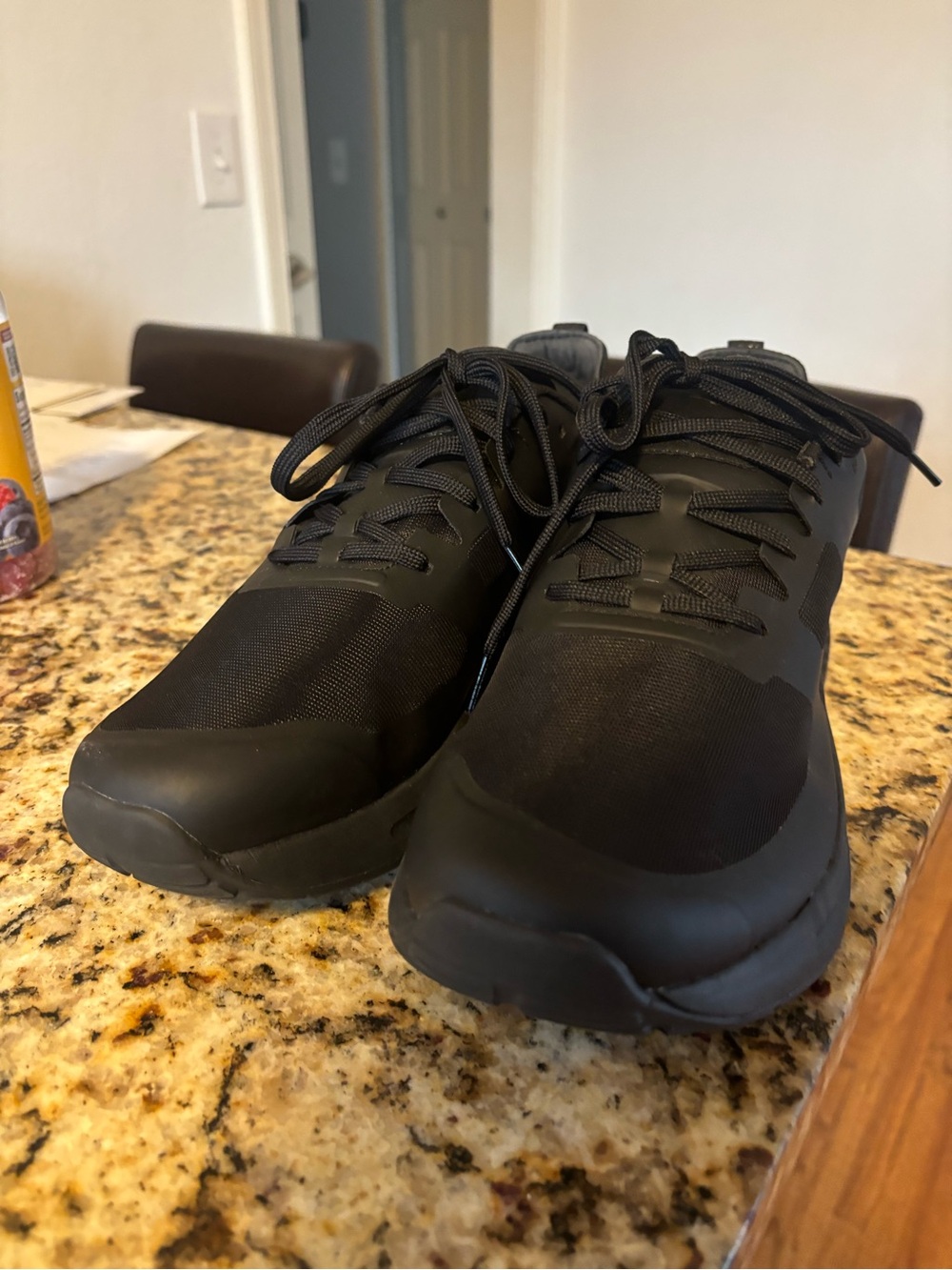 GO RUCK Men's All-Black Lightweight Athletic Sneakers